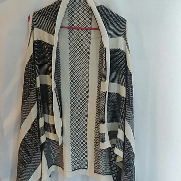 A.N.A Sweater Vest - Picture 1 of 4